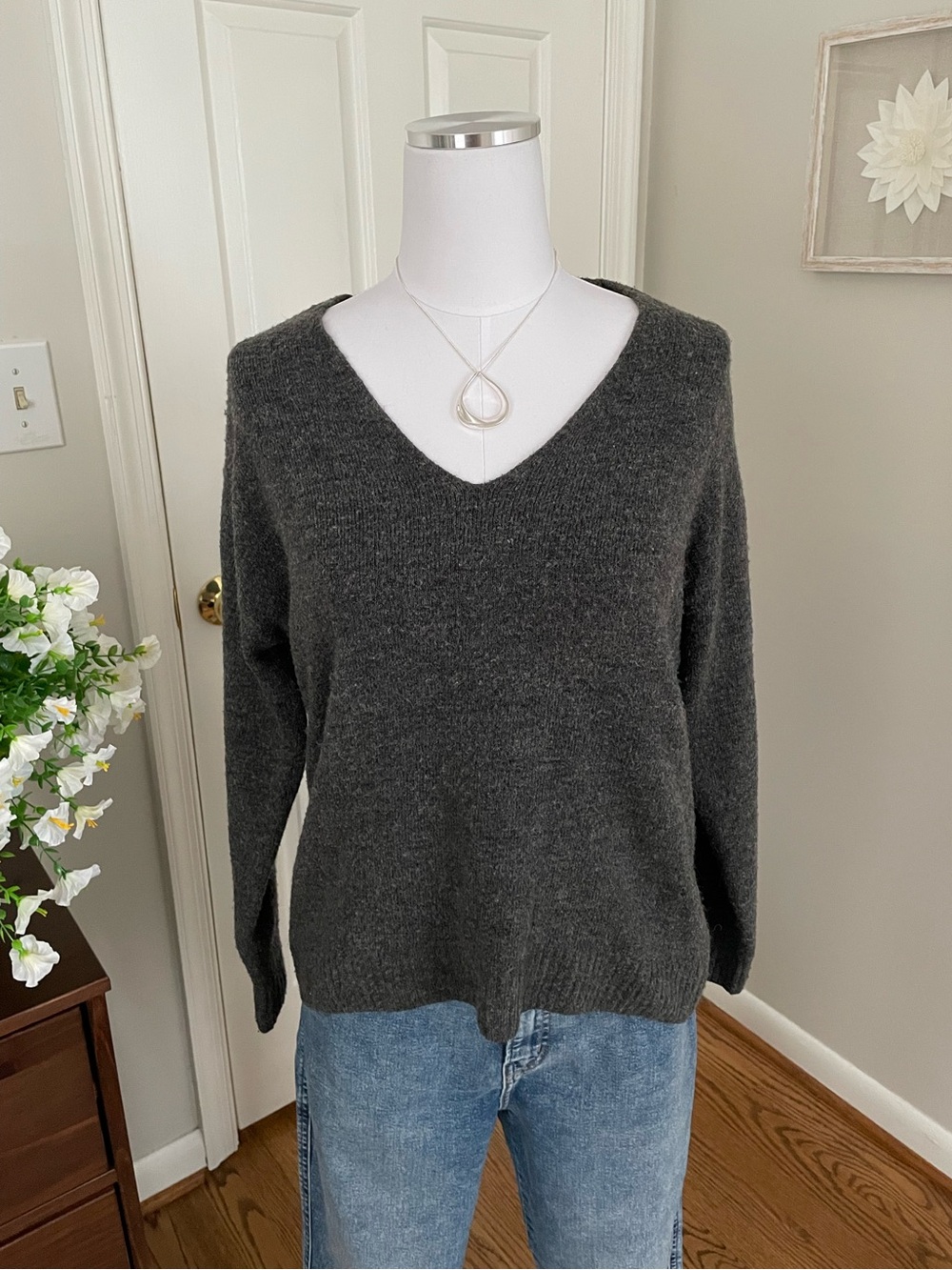 H&M Wool-Blend Charcoal Gray V-Neck Women’s Sweater